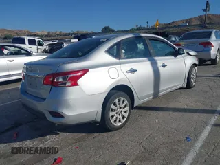 2017 Nissan Sentra SV z VIN 3N1AB7APXHL637742, wystawiony jako IAAI lot #42339155 z przebiegiem 125 933 mil mil oraz . Historia ofert i sprzedaży dostępna na DreamBid. Obrazek 4.