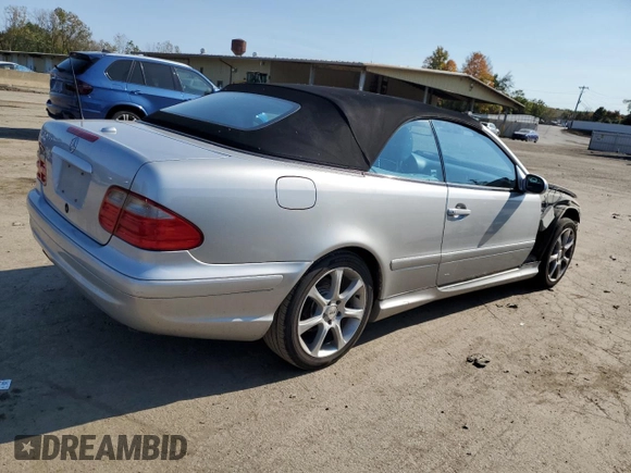 2002 Mercedes-Benz CLK with VIN WDBLK70G82T110291, listed as a Copart auction lot 75562454 with 152,132 mi miles and Salvage Title. Bid and sale history available at carsss.com. Image 3.