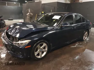 2015 BMW 3 Series 328i xDrive z VIN WBA3B5C51FP654322, wystawiony jako IAAI lot #41675405 z przebiegiem 108 798 mil mil oraz . Historia ofert i sprzedaży dostępna na DreamBid. Obrazek 2.