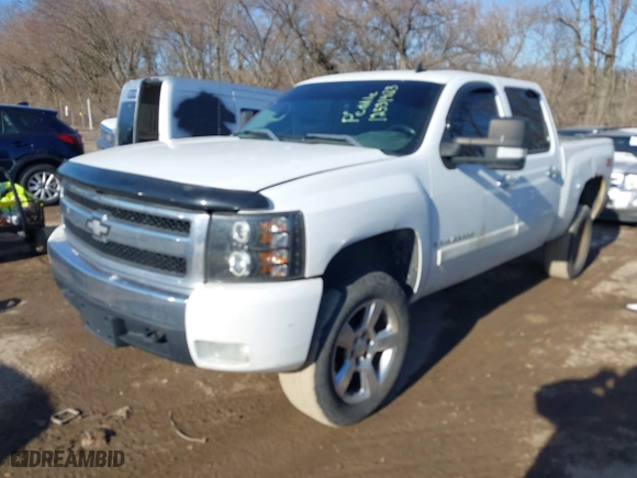 2007 Chevrolet Silverado 1500 LT w/1LT with VIN 2GCEK13M371644904, listed as a IAAI auction lot 41445254 with 294,391 mi miles. Bid and sale history available at carsss.com. Image 17.