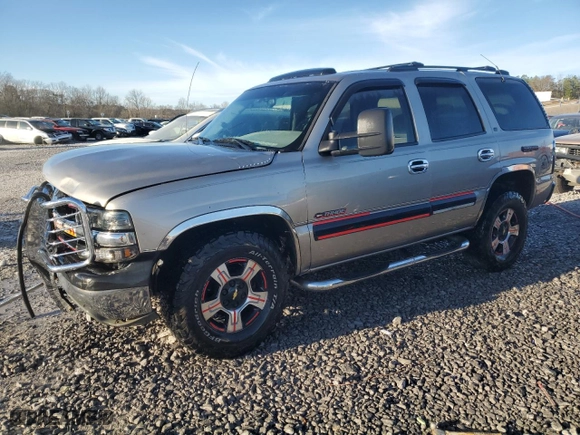2001 Chevrolet Tahoe LT with VIN 1GNEC13T01R193506, listed as a Copart auction lot 48208405 with 300,598 mi miles and Salvage Title. Bid and sale history available at carsss.com. Image 1.