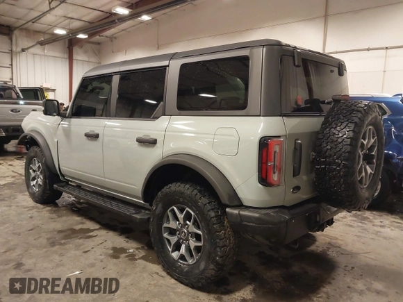 2021 Ford Bronco z VIN 1FMEE5DP0MLA64549, wystawiony jako IAAI lot #41719646 z przebiegiem 33 089 mil mil oraz . Historia ofert i sprzedaży dostępna na DreamBid. Obrazek 3.