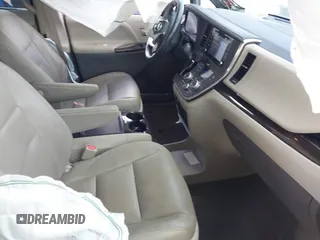 2018 Toyota Sienna XLE Auto Access Seat with VIN 5TDYZ3DC4JS941562, listed as a IAAI auction lot 41569858 with 76,439 mi miles. Bid and sale history available at carsss.com. Image 5.