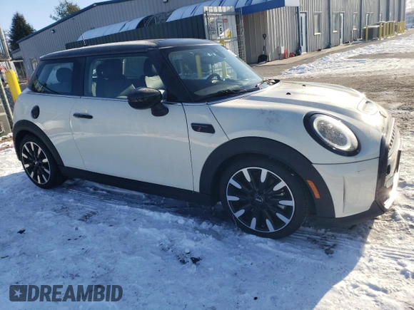 2022 MINI Hardtop Cooper S with VIN WMW53DH03N2R73889, listed as a Copart auction lot 88246445 with 18,111 mi miles and Salvage Title. Bid and sale history available at DreamBid. Image 4.