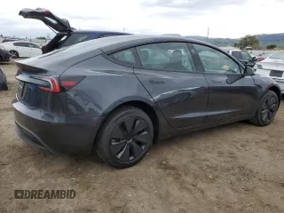 2025 Tesla Model 3 Long Range z VIN 5YJ3E1EA2SF962214, wystawiony jako Copart lot #48961935 z przebiegiem 409 mil mil oraz Szkoda całkowita • Salvage title. Historia ofert i sprzedaży dostępna na DreamBid. Obrazek 3.