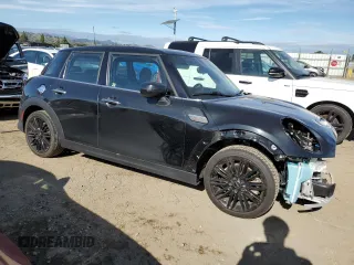 2023 MINI Hardtop 4 Door Cooper S with VIN WMW53DK06P2S83548, listed as a Copart auction lot 45999985 with 31,697 mi miles and Salvage title. Bid and sale history available at DreamBid. Image 4.