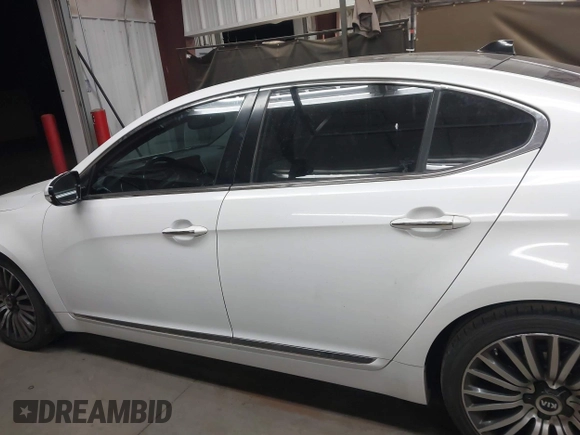 2014 Kia Cadenza Premium with VIN KNALN4D78E5132802, listed as a IAAI auction lot 41589953 with 149,147 mi miles. Bid and sale history available at carsss.com. Image 14.