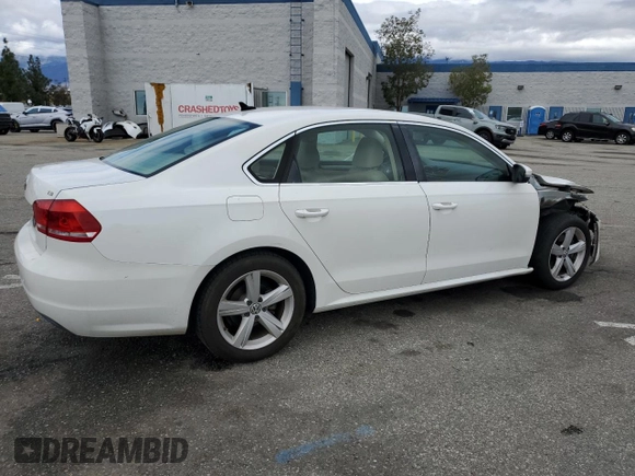 2014 Volkswagen Passat Wolfsburg Edition z VIN 1VWAT7A3XEC021986, wystawiony jako Copart lot #48819995 z przebiegiem 125 699 mil mil oraz Szkoda całkowita • Salvage title. Historia ofert i sprzedaży dostępna na DreamBid. Obrazek 3.