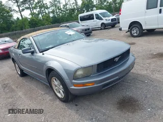 2007 Ford Mustang Deluxe z VIN 1ZVFT84N675260614, wystawiony jako IAAI lot #42406953 z przebiegiem 139 592 mil mil oraz . Historia ofert i sprzedaży dostępna na DreamBid. Obrazek 1.