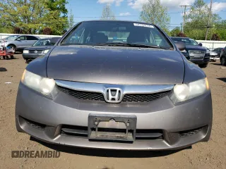 2009 Honda Civic LX z VIN 1HGFA16519L006810, wystawiony jako Copart lot #54742214 z przebiegiem 346 288 mil mil oraz Tytuł czysty. Historia ofert i sprzedaży dostępna na DreamBid. Obrazek 5.