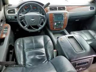 2007 Chevrolet Suburban LTZ with VIN 3GNFC16J07G153658, listed as a Copart auction lot 58020255 with 319,762 mi miles and Salvage title. Bid and sale history available at DreamBid. Image 8.