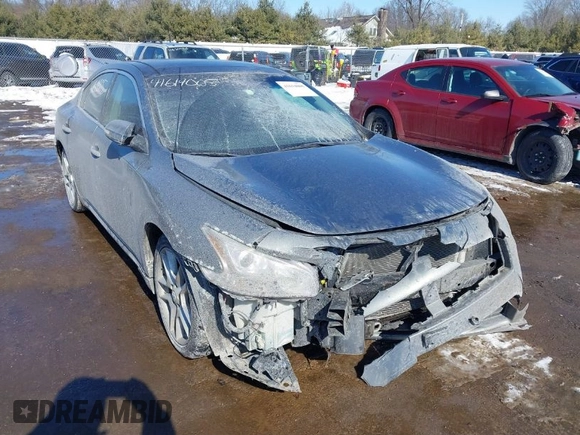 2010 Nissan Maxima S z VIN 1N4AA5AP9AC803681, wystawiony jako IAAI lot #41614005 z przebiegiem 195 485 mil mil oraz . Historia ofert i sprzedaży dostępna na DreamBid. Obrazek 1.
