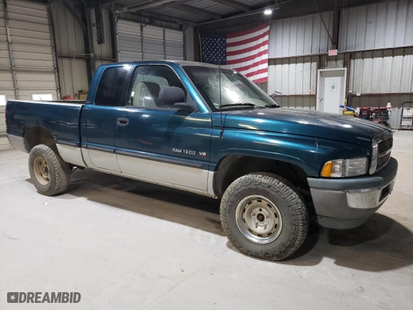 1998 Dodge Ram 1500 with VIN 3B7HF13Z4WG205536, listed as a Copart auction lot 44450975 with 231,729 mi miles and Clean Title. Bid and sale history available at carsss.com. Image 4.