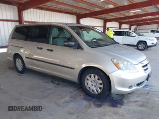2005 Honda Odyssey LX with VIN 5FNRL38255B131729, listed as a IAAI auction lot 41880067 with 333,450 mi miles. Bid and sale history available at carsss.com. Image 1.