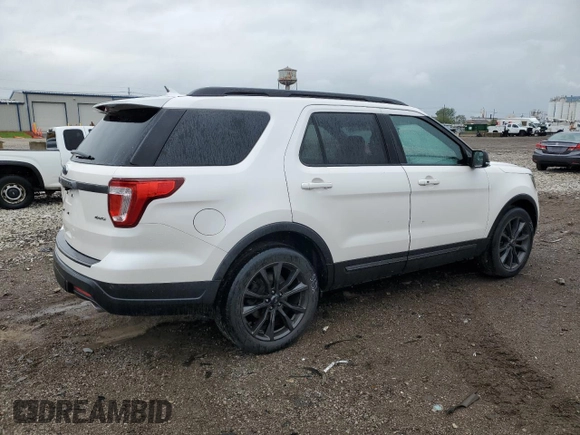 2018 Ford Explorer XLT z VIN 1FM5K8D80JGA32076, wystawiony jako Copart lot #56752255 z przebiegiem 79 947 mil mil oraz Szkoda całkowita • Salvage title. Historia ofert i sprzedaży dostępna na DreamBid. Obrazek 3.