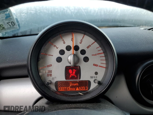 2011 MINI Hardtop with VIN WMWSU3C57BTX97173, listed as a Copart auction lot 50369155 with 122,713 mi miles and Salvage Title. Bid and sale history available at DreamBid. Image 9.