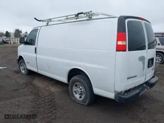 2005 Chevrolet Express Cargo Van with VIN 1GCGG25V751149808, listed as a IAAI auction lot 41925249 with 390,151 mi miles. Bid and sale history available at carsss.com. Image 3.