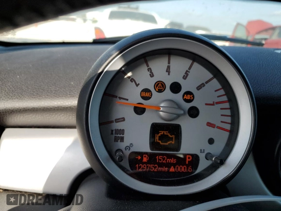 2007 MINI Hardtop z VIN WMWMF33557TL77261, wystawiony jako Copart lot #52651125 z przebiegiem 129 752 mil mil oraz Szkoda całkowita • Salvage title. Historia ofert i sprzedaży dostępna na DreamBid. Obrazek 9.