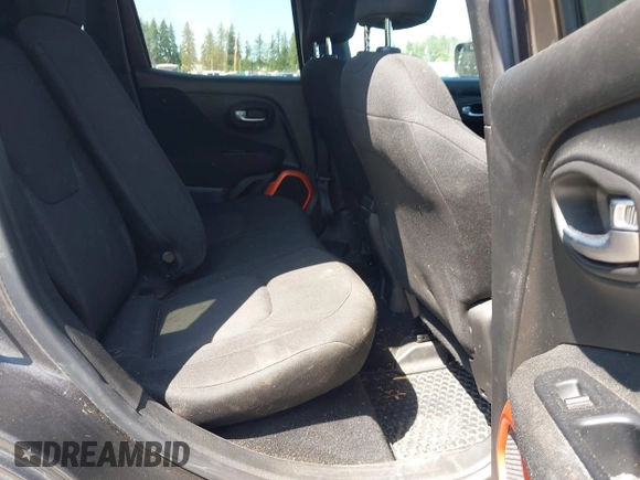 2018 Jeep Renegade Upland с VIN ZACCJBAB9JPH37764, выставлен на аукционе IAAI как лот 42403618 с пробегом 100 151 миль миль и . История ставок и продаж доступна на DreamBid. Изображение 8.