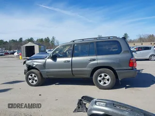 1999 Toyota Land Cruiser with VIN JT3HT05J5X0045784, listed as a IAAI auction lot 41886919 with 505,121 mi miles. Bid and sale history available at carsss.com. Image 15.