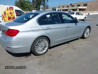 2014 BMW 3 Series 328i z VIN WBA3C1C52EK108811, wystawiony jako IAAI lot #42213041 z przebiegiem 65 634 mil mil oraz . Historia ofert i sprzedaży dostępna na DreamBid. Obrazek 4.