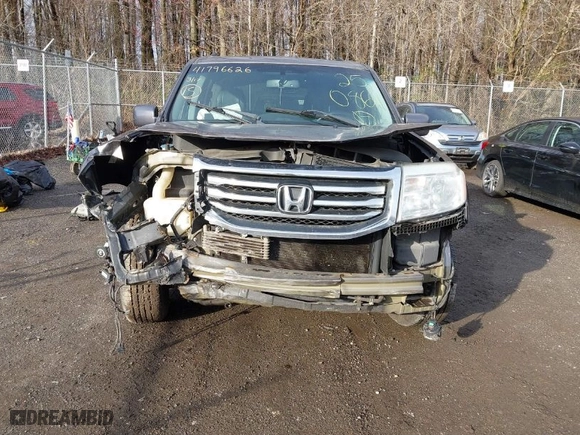 2015 Honda Pilot Touring with VIN 5FNYF4H96FB048883, listed as a IAAI auction lot 41796626 with 167,875 mi miles. Bid and sale history available at carsss.com. Image 12.
