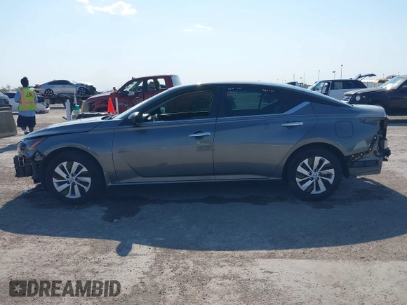 2024 Nissan Altima 2.5 S with VIN 1N4BL4BVXRN306547, listed as a IAAI auction lot 40504251 with 6,981 mi miles. Bid and sale history available at carsss.com. Image 15.