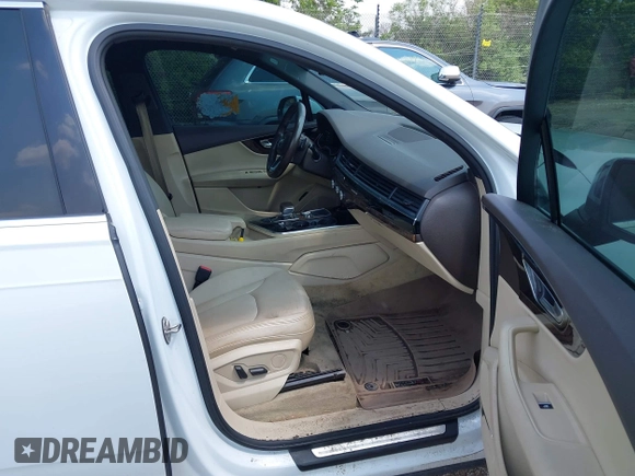 2017 Audi Q7 Premium Plus z VIN WA1LAAF72HD014212, wystawiony jako IAAI lot #42419607 z przebiegiem 112 728 mil mil oraz . Historia ofert i sprzedaży dostępna na DreamBid. Obrazek 5.