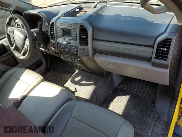 2019 Ford F-250 XL with VIN 1FTBF2B60KEG24939, listed as a Copart auction lot 51901055 with 132,180 mi miles and Salvage title. Bid and sale history available at DreamBid. Image 8.