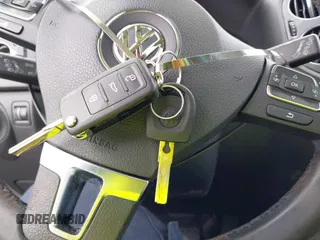 2016 Volkswagen Tiguan S с VIN WVGBV7AXXGW546743, выставлен на аукционе IAAI как лот 42234403 с пробегом 43 344 миль миль и . История ставок и продаж доступна на DreamBid. Изображение 11.
