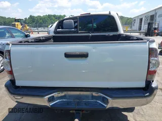 2015 Toyota Tacoma with VIN 3TMLU4EN1FM195626, listed as a IAAI auction lot 42571649 with 135,699 mi miles and . Bid and sale history available at DreamBid. Image 16.