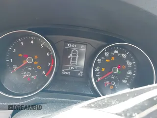 2017 Volkswagen Passat S z VIN 1VWAT7A30HC067492, wystawiony jako IAAI lot #41796538 z przebiegiem 43 926 mil mil oraz . Historia ofert i sprzedaży dostępna na DreamBid. Obrazek 7.