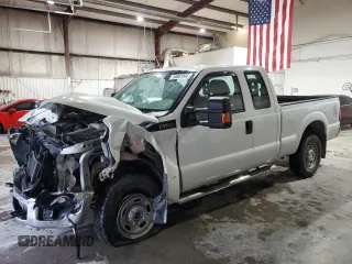 2011 Ford F-250 XL z VIN 1FT7X2B62BEB24395, wystawiony jako Copart lot #54861845 z przebiegiem 51 647 mil mil oraz Szkoda całkowita • Salvage title. Historia ofert i sprzedaży dostępna na DreamBid. Obrazek 1.