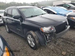 2016 Jeep Compass Latitude with VIN 1C4NJDEB2GD573909, listed as a Copart auction lot 62168225 with 70,944 mi miles and Salvage title. Bid and sale history available at DreamBid. Image 4.