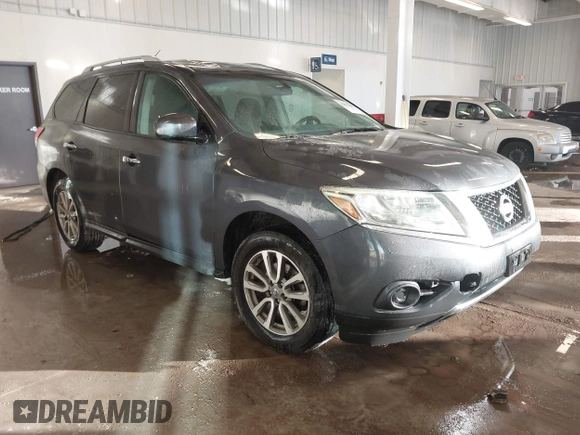 2013 Nissan Pathfinder SV with VIN 5N1AR2MMXDC611964, listed as a IAAI auction lot 41011430 with 207,409 mi miles. Bid and sale history available at carsss.com. Image 1.