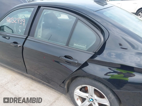2015 BMW 3 Series 328i with VIN WBA3A5G57FNS87368, listed as a IAAI auction lot 42132939 with 115,289 mi miles. Bid and sale history available at carsss.com. Image 6.