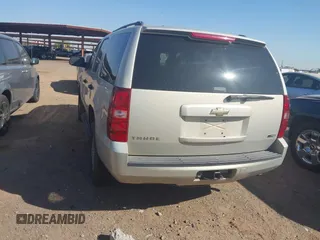 2008 Chevrolet Tahoe 3LT with VIN 1GNFC13038R145292, listed as a IAAI auction lot 42542523 with 220,224 mi miles and . Bid and sale history available at DreamBid. Image 3.