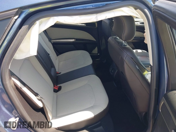 2019 Ford Fusion SE with VIN 3FA6P0HD6KR177660, listed as a IAAI auction lot 42164831 with 66,585 mi miles and . Bid and sale history available at DreamBid. Image 8.