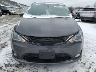 2020 Chrysler Pacifica Launch Edition z VIN 2C4RC3BGXLR278232, wystawiony jako Copart lot #47466435 z przebiegiem 69 648 mil mil oraz Tytuł czysty. Historia ofert i sprzedaży dostępna na DreamBid. Obrazek 5.