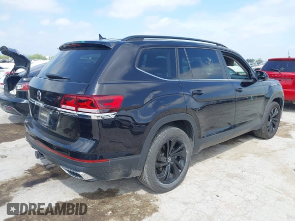 2022 Volkswagen Atlas SE with VIN 1V2WR2CA0NC528514, listed as a IAAI auction lot 42403584 with 60,778 mi miles and . Bid and sale history available at DreamBid. Image 4.