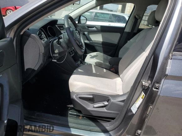 2018 Volkswagen Tiguan S z VIN 3VV1B7AX0JM068527, wystawiony jako Copart lot #51419805 z przebiegiem 86 169 mil mil oraz Szkoda całkowita • Salvage title. Historia ofert i sprzedaży dostępna na DreamBid. Obrazek 7.