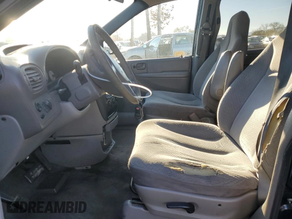 2003 Dodge Caravan Sport with VIN 2D4GP44R83R300621, listed as a Copart auction lot 82838414 with 215,871 mi miles and Salvage Title. Bid and sale history available at carsss.com. Image 7.