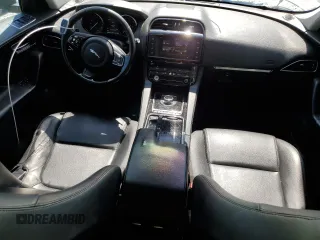 2018 Jaguar F-Pace 30t Premium z VIN SADCJ2GX3JA236845, wystawiony jako Copart lot #58033465 z przebiegiem 153 394 mil mil oraz Tytuł czysty. Historia ofert i sprzedaży dostępna na DreamBid. Obrazek 8.
