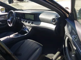 2021 Mercedes-Benz E 350 with VIN W1KZF8EB0MA947219, listed as a IAAI auction lot 40617447 with 59,873 mi miles and . Bid and sale history available at DreamBid. Image 5.