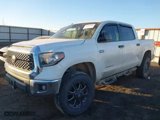 2018 Toyota Tundra 4WD SR5 with VIN 5TFDY5F15JX694684, listed as a IAAI auction lot 41457464 with 125,598 mi miles. Bid and sale history available at carsss.com. Image 17.
