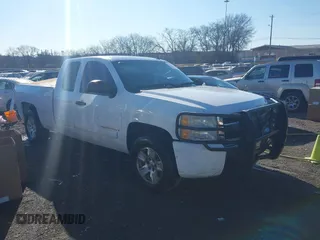 2007 Chevrolet Silverado 1500 LT w/1LT with VIN 2GCEC19JX71639564, listed as a IAAI auction lot 41437574 with 362,629 mi miles. Bid and sale history available at carsss.com. Image 13.