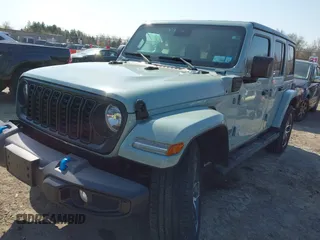 2024 Jeep Wrangler Willys z VIN 1C4RJXN67RW169632, wystawiony jako IAAI lot #42074574 z przebiegiem 18 714 mil mil oraz . Historia ofert i sprzedaży dostępna na DreamBid. Obrazek 18.