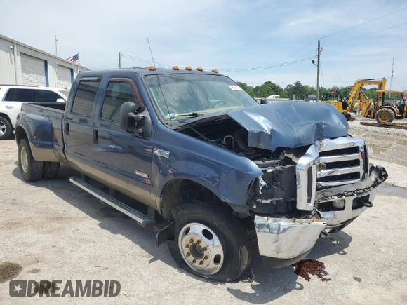 2006 Ford F-350 XL с VIN 1FTWW33PX6EA73794, выставлен на аукционе Copart как лот 54686685 с пробегом 175 409 миль миль и Списание • Salvage title. История ставок и продаж доступна на DreamBid. Изображение 4.