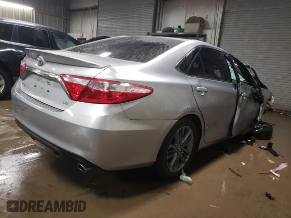 2017 Toyota Camry XLE with VIN 4T1BF1FK1HU352381, listed as a Copart auction lot 84551574 with 40,663 mi miles and Salvage Title. Bid and sale history available at DreamBid. Image 3.