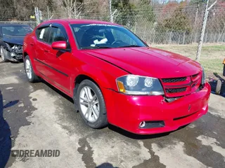 2014 Dodge Avenger SXT z VIN 1C3CDZCB2EN138477, wystawiony jako IAAI lot #41820973 z przebiegiem 51 355 mil mil oraz . Historia ofert i sprzedaży dostępna na DreamBid. Obrazek 1.